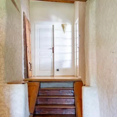 Monastere Tullins Homestay *
