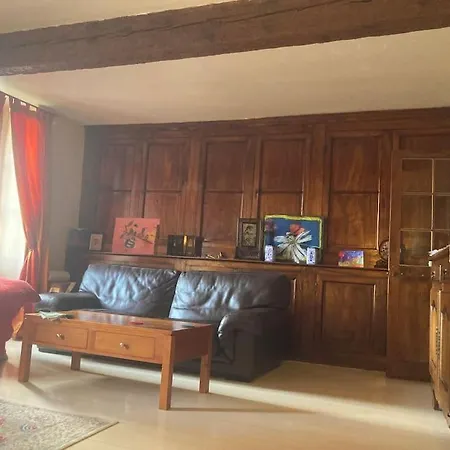 Monastere Tullins Homestay *
