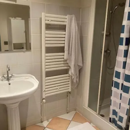 Homestay Monastere Tullins
