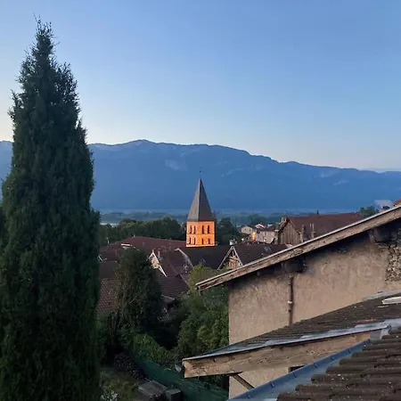 Monastere Tullins Homestay *