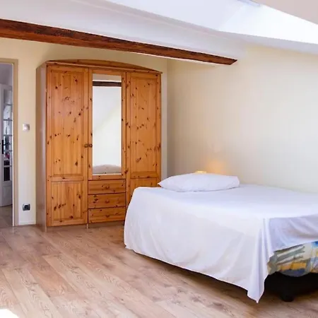 Monastere Tullins Homestay *